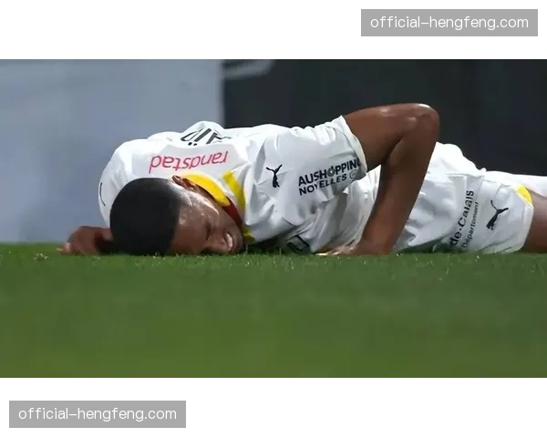 战术板：解析里尔如何通过边路传中战术击穿朗斯防线